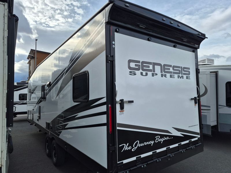 2026 Genesis Supreme Genesis 2415CRXL - Image 2