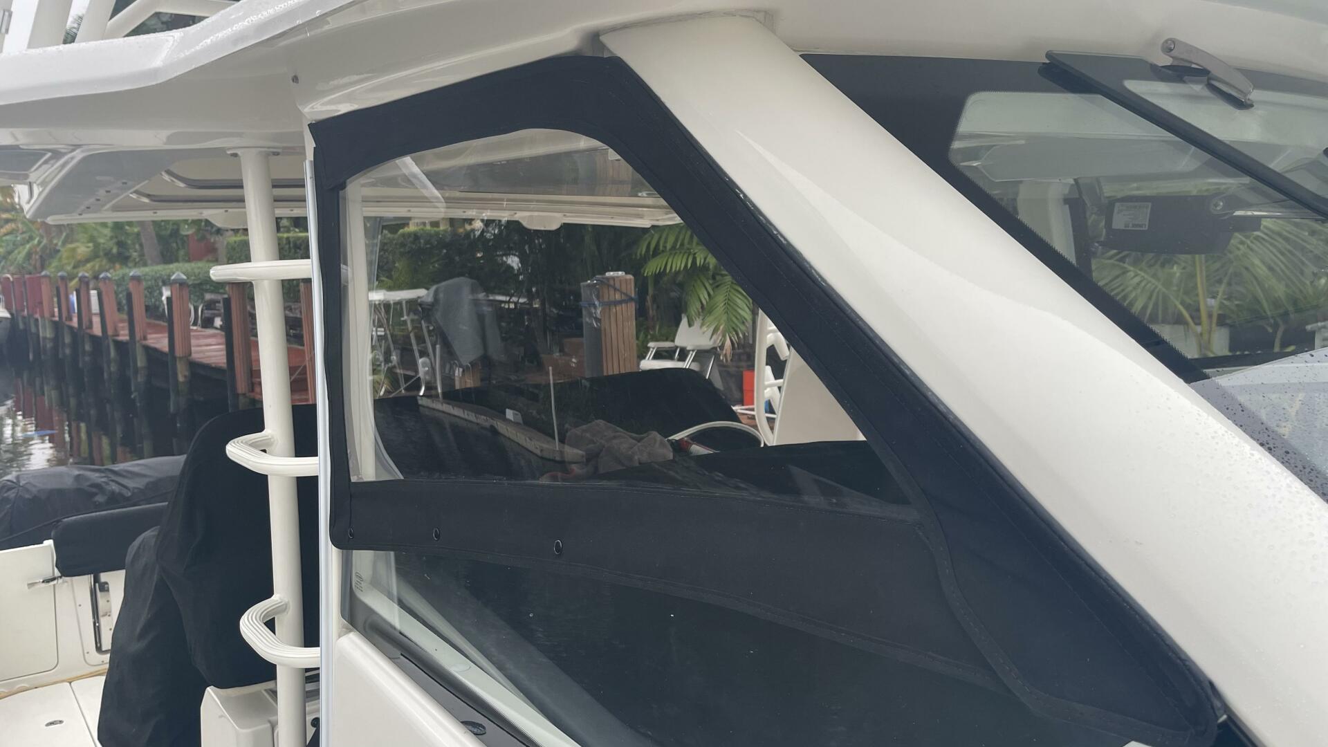 2016 Boston Whaler - Image 159