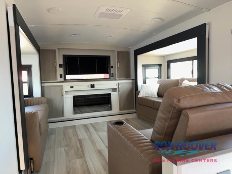 2025 FOREST RIVER 36FL - Image 20