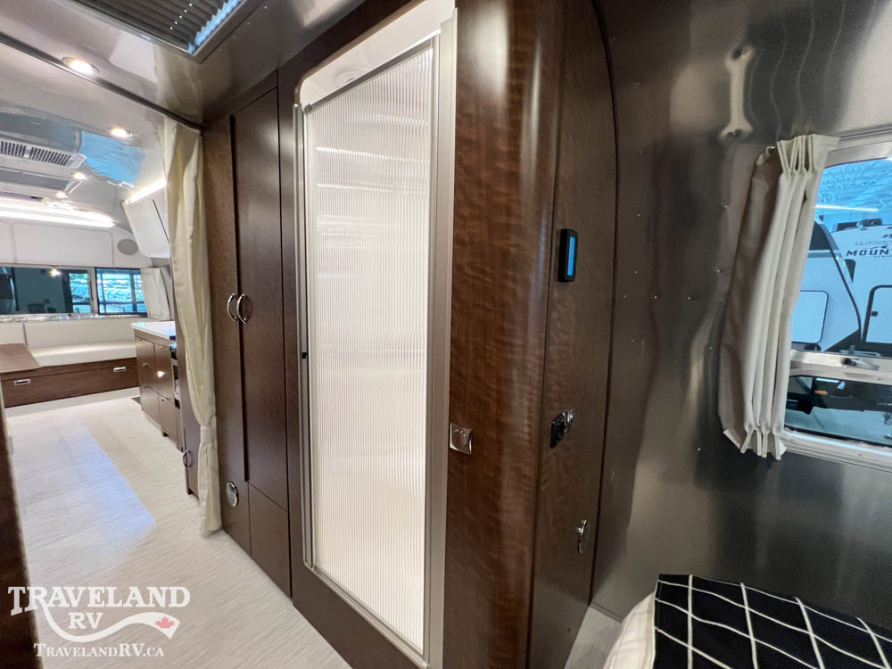 2026 AIRSTREAM 30RBQ GLOBETROTTER - Image 31