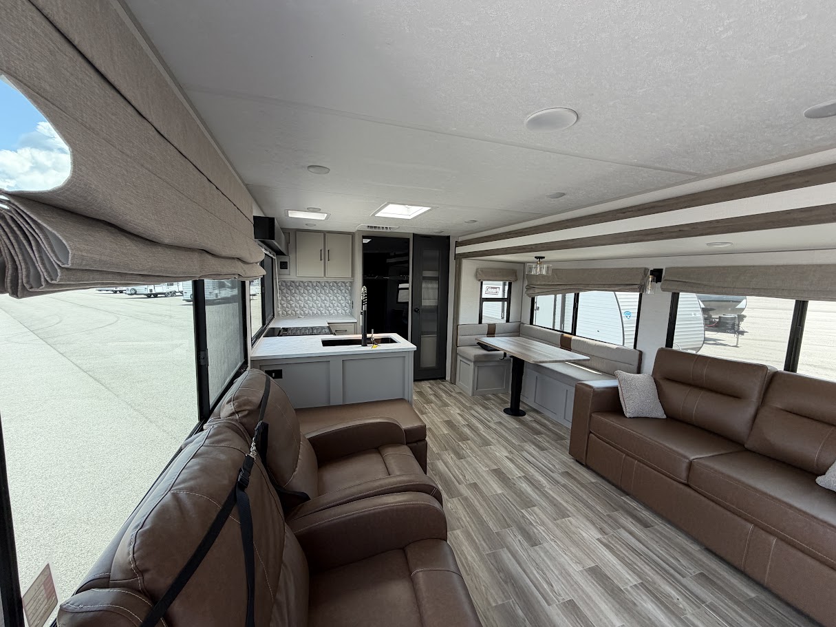 2025 FOREST RIVER VIBE 2600RK - Image 9