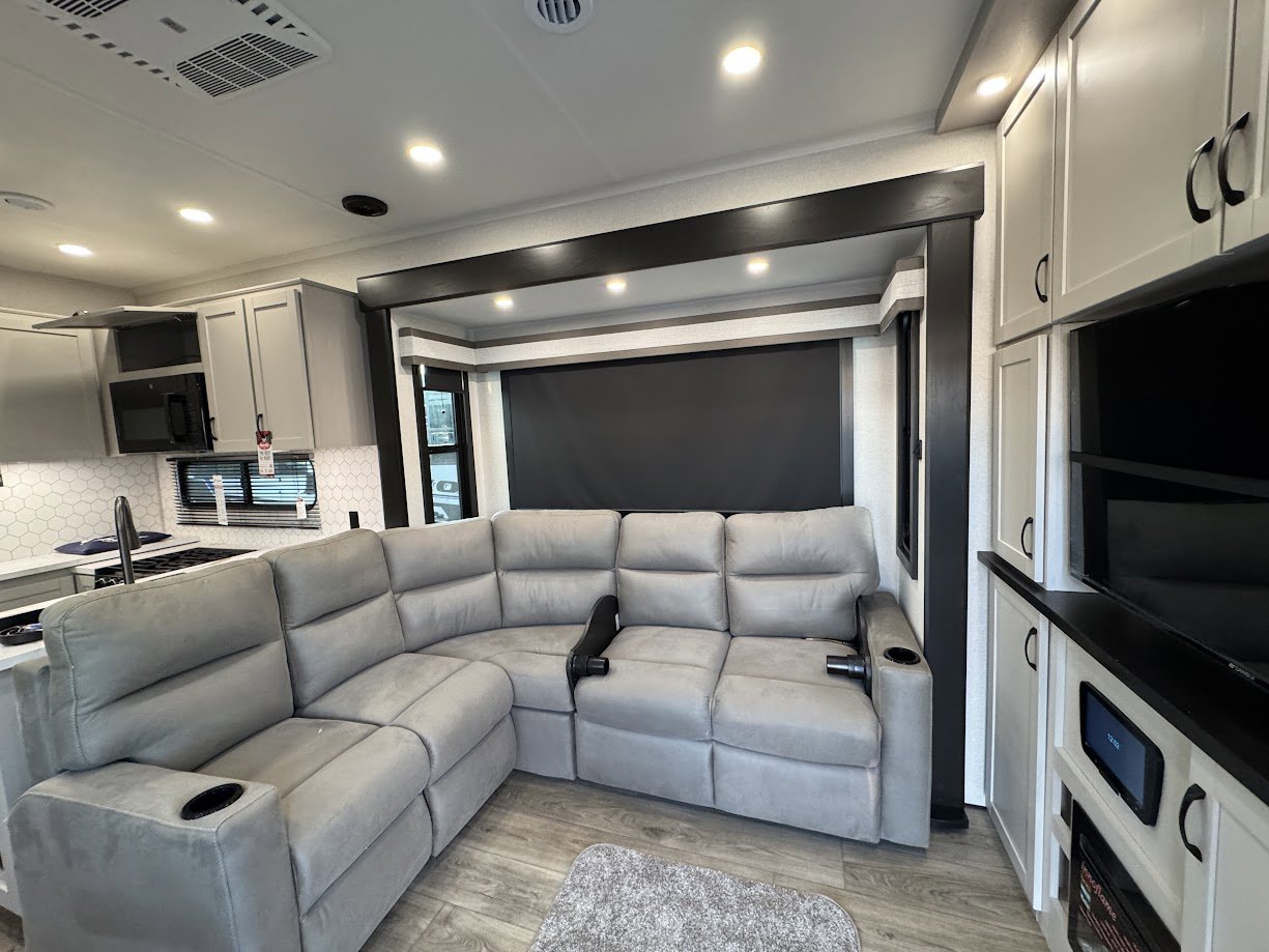 2026 JAYCO SEISMIC 399 - Image 8