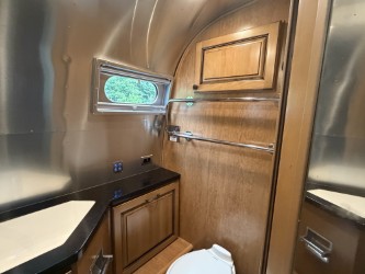 2021 AIRSTREAM CLASSIC 30RB - Image 23