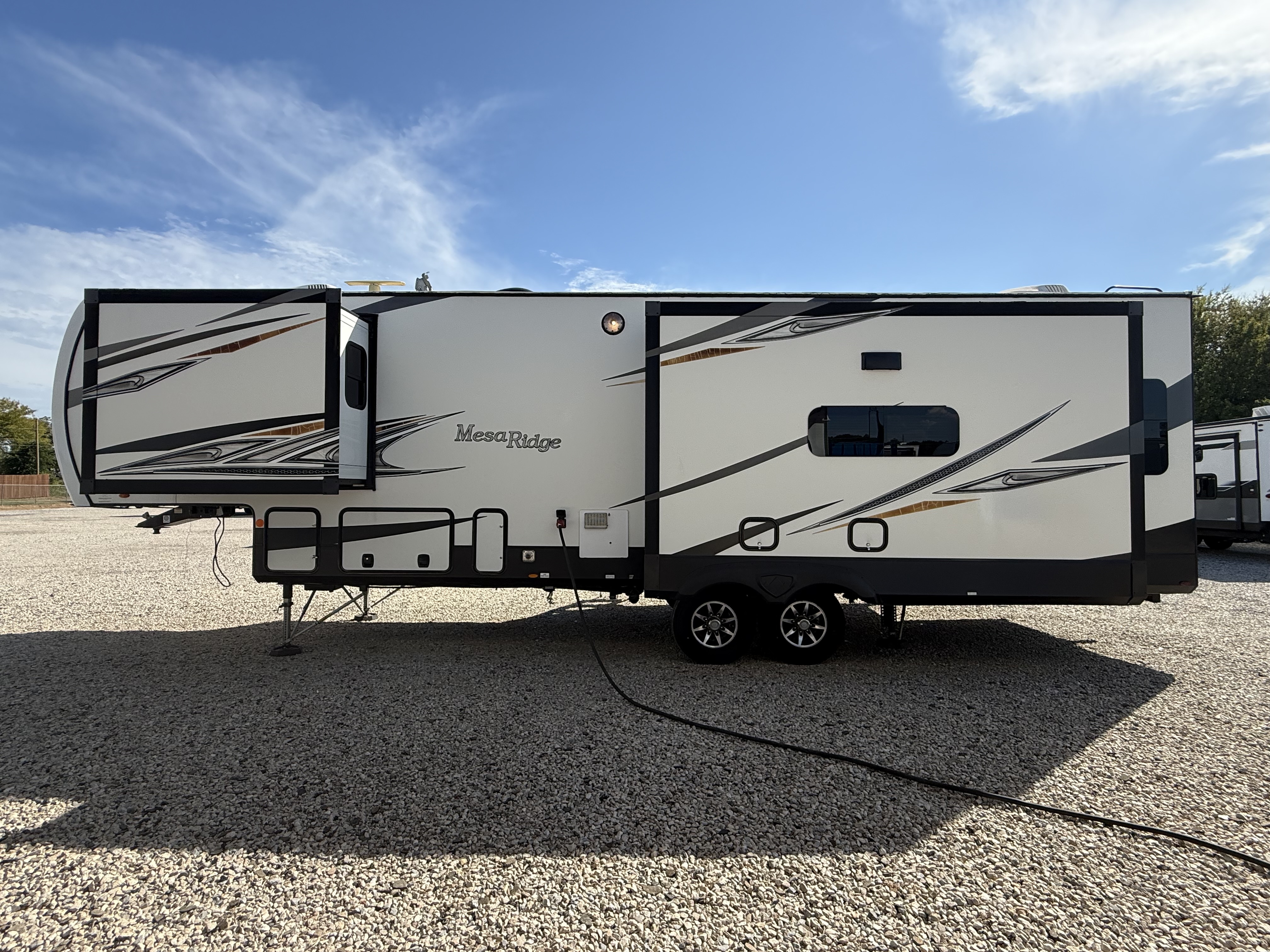 2020 Highland Ridge Mesa Ridge MF314RLS - Image 4