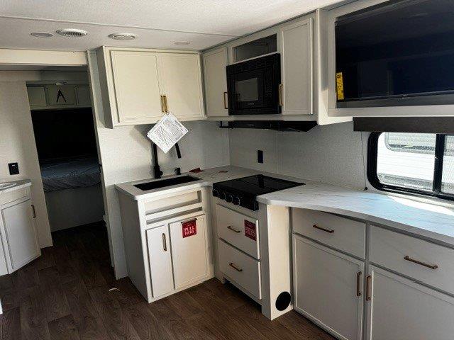 2027 Grand Design Transcend 265BHT - Image 12