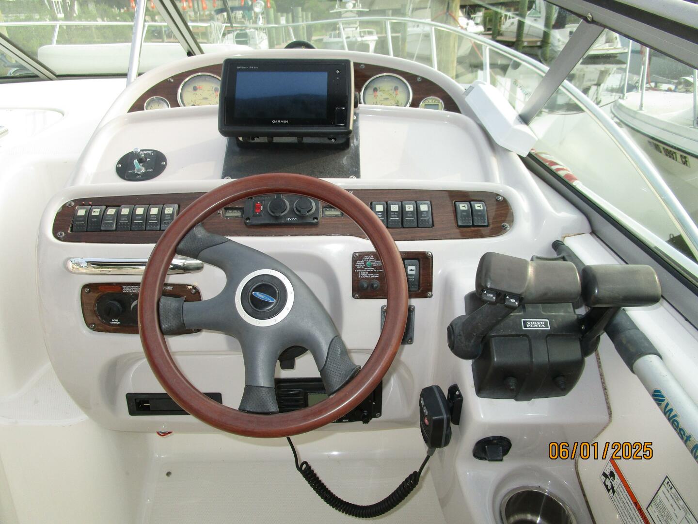 2006 Chaparral Signature 290 - Image 12