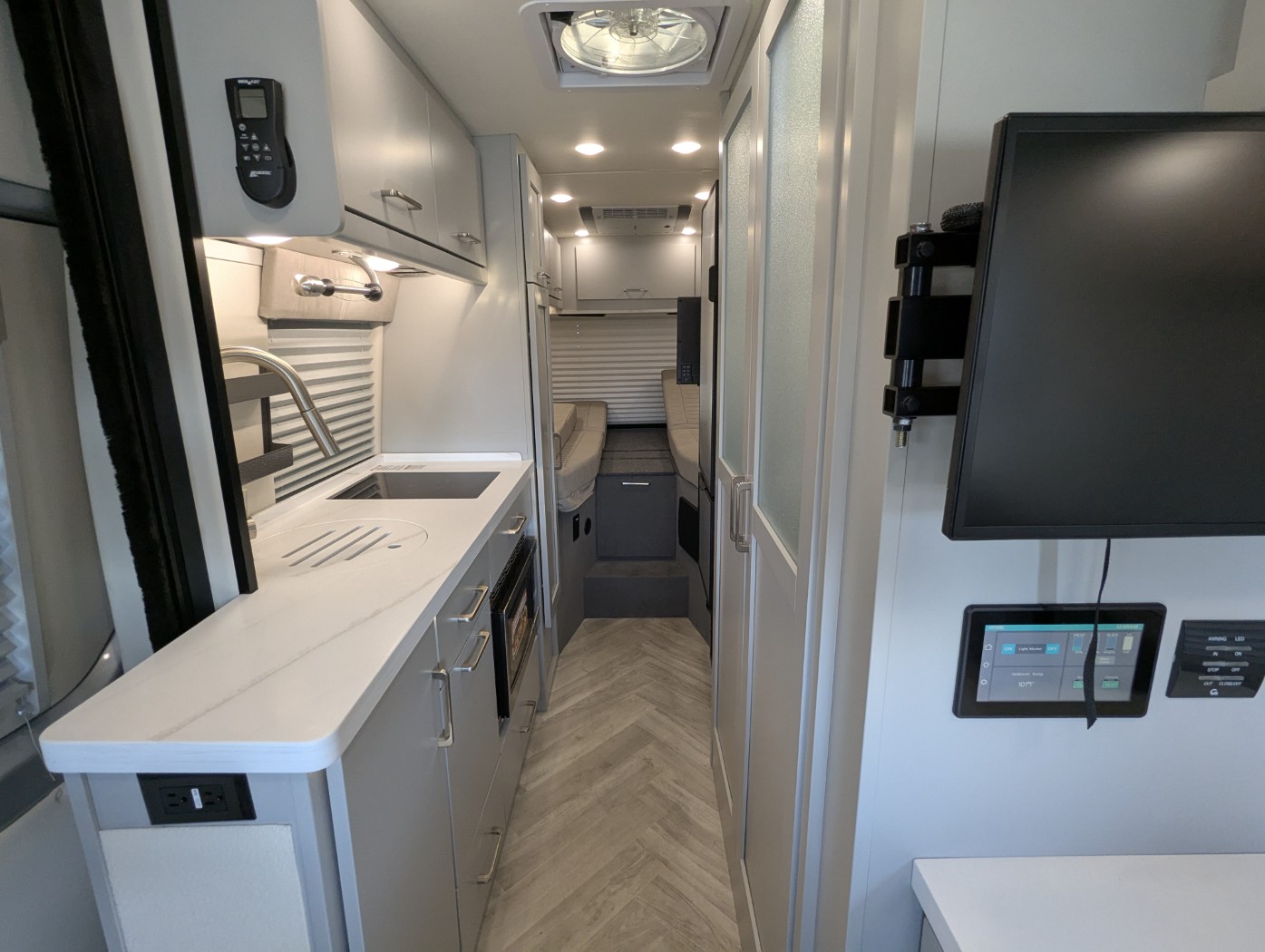 2025 Coachmen Galleria Li3 24A - Image 18