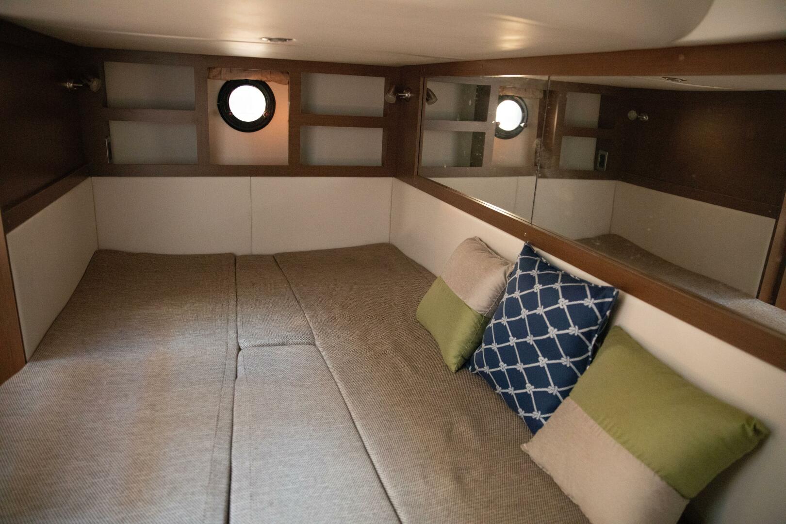 2016 Sea Ray Sundancer 350 - Image 131