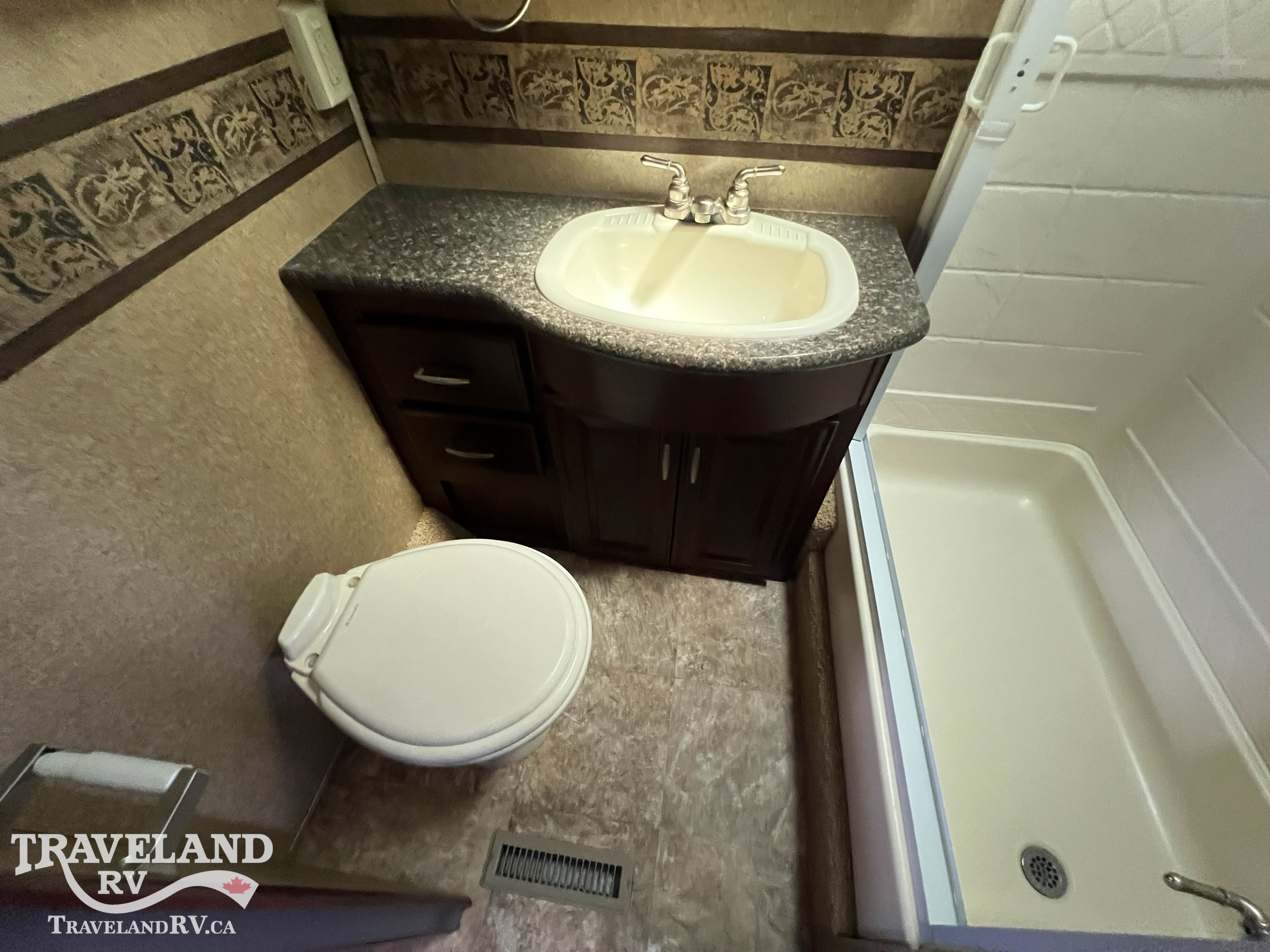 2012 Thor Motor Coach CHALLENGER 32VC HMS - Image 37