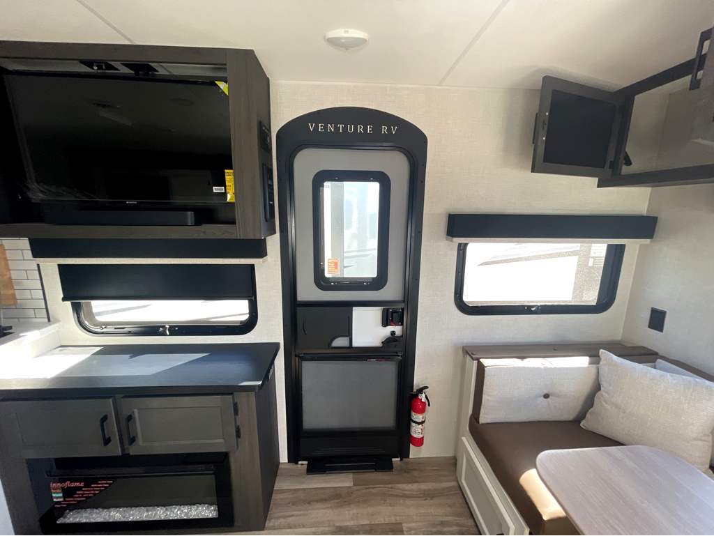 2026 VENTURE RV SPORTTREK 302VRD - Image 34