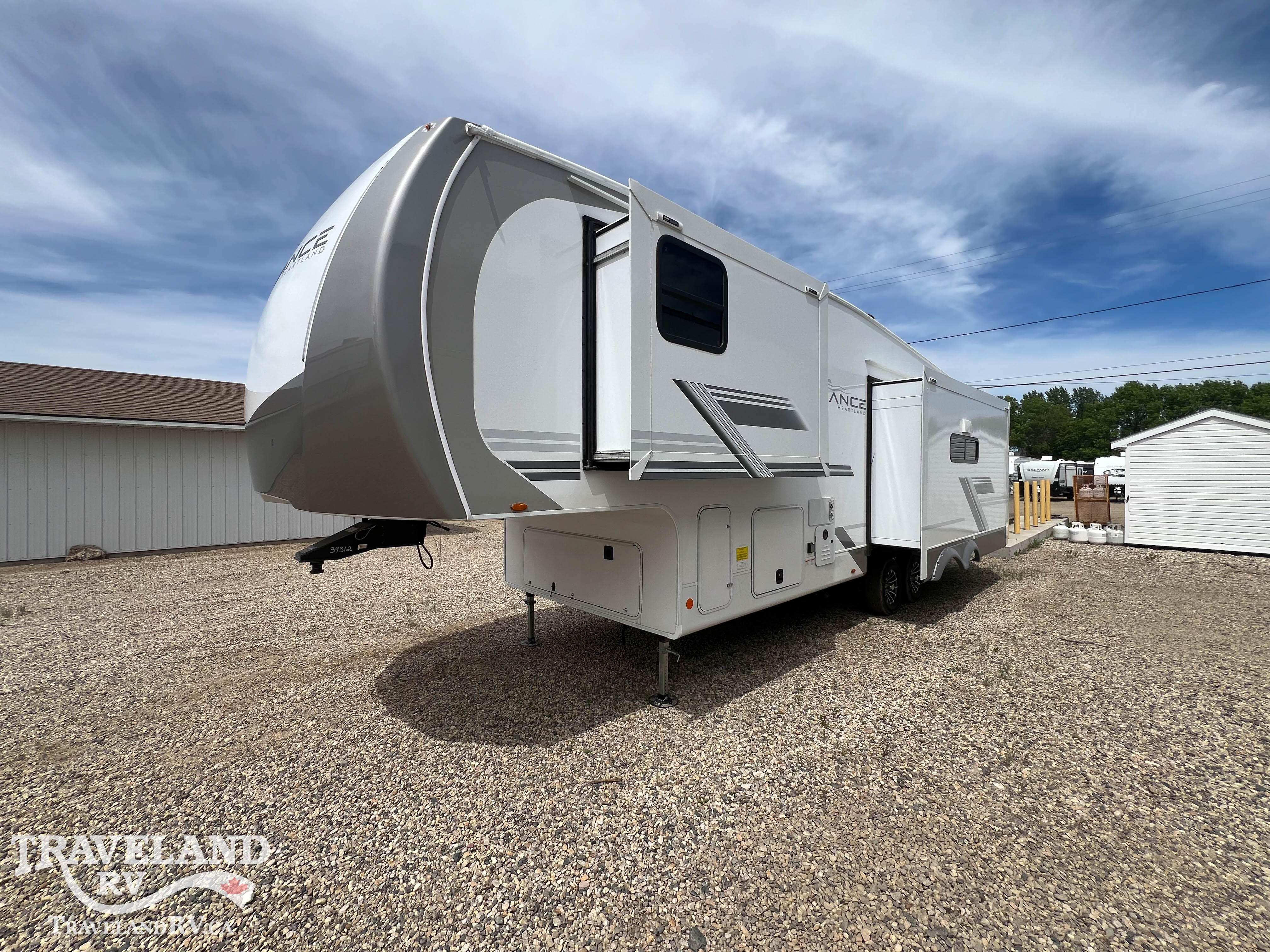 2026 Heartland Sundance Fifth Wheel 29RLCS - Image 8
