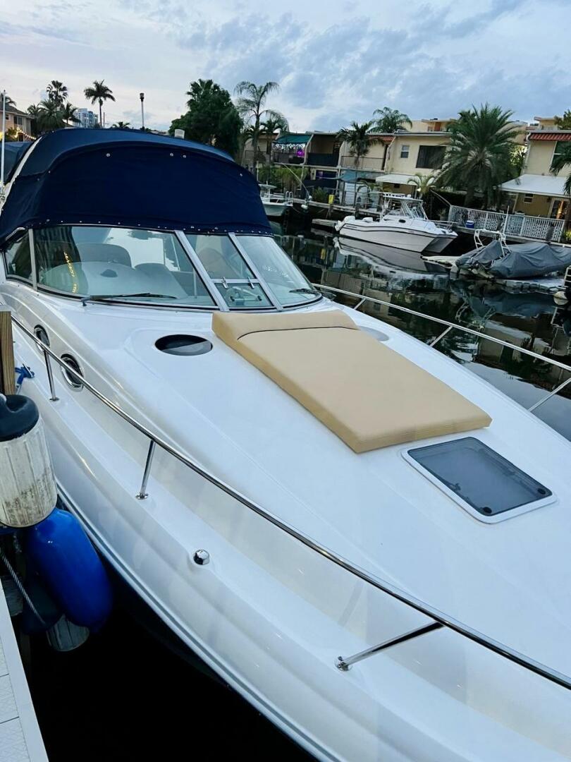 2004 Sea Ray 320 Sundancer - Image 2