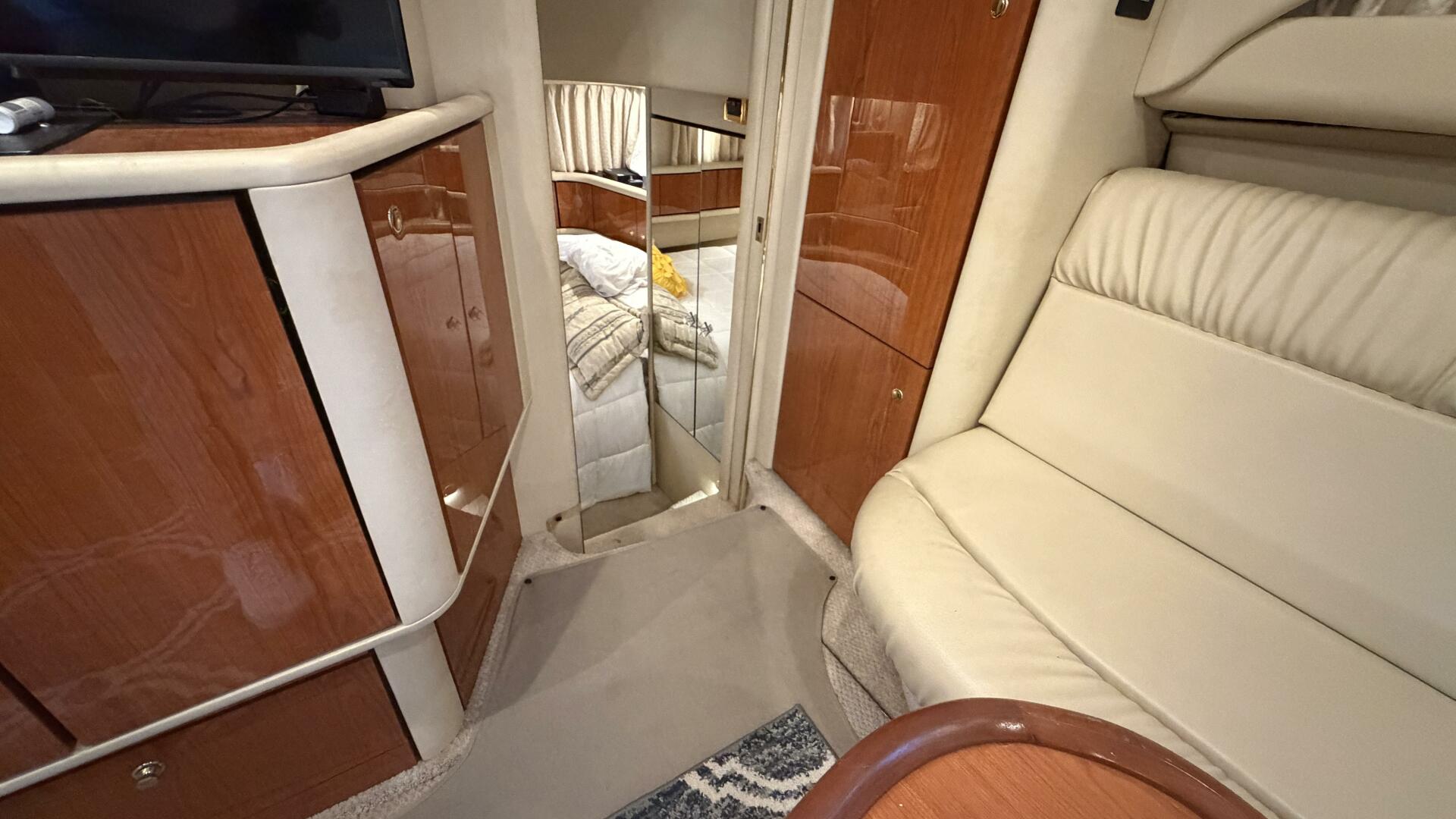 2000 Sea Ray 380 Aft Cabin - Image 37
