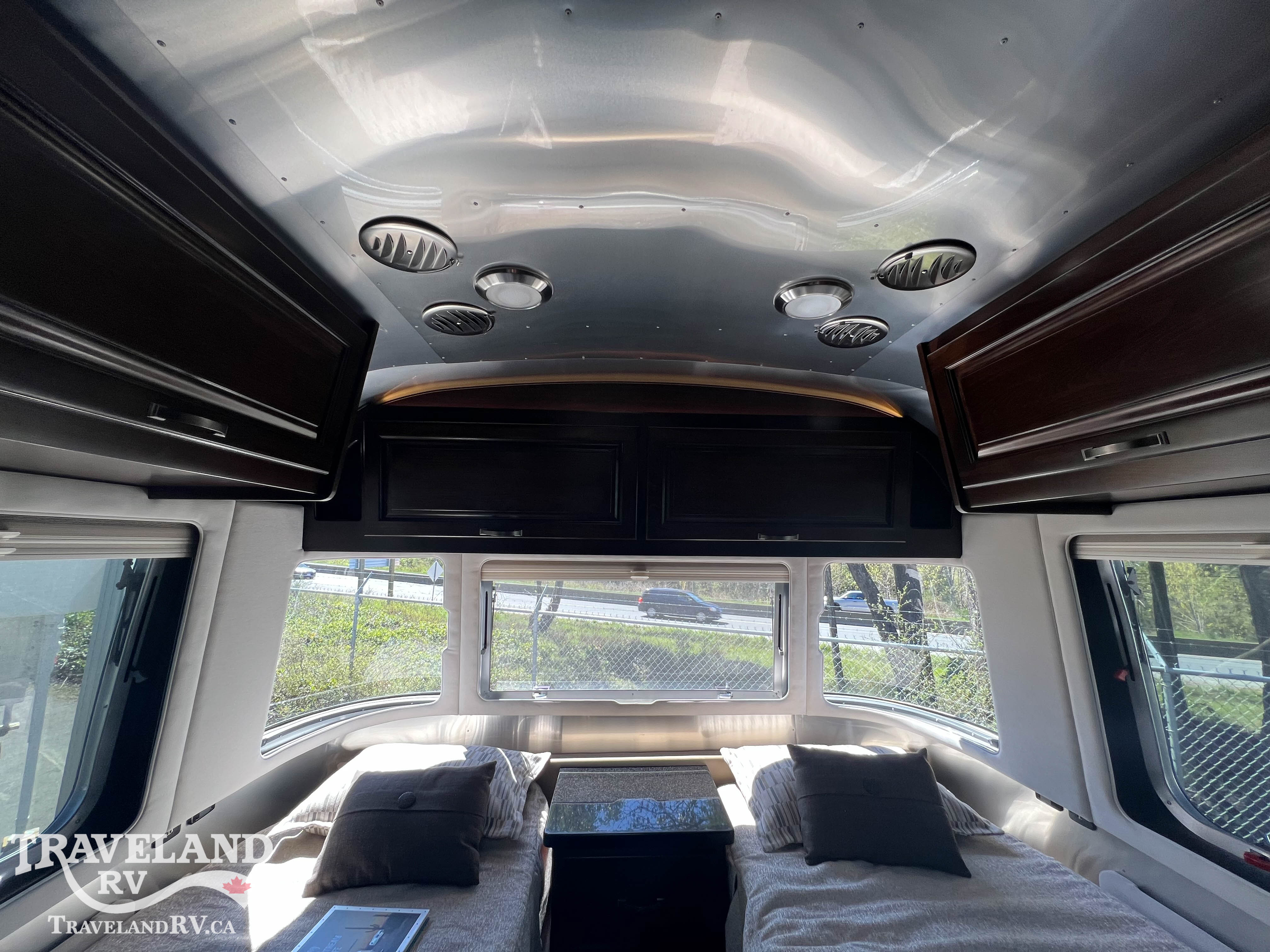2020 Airstream Classic 30RB Twin - Image 15