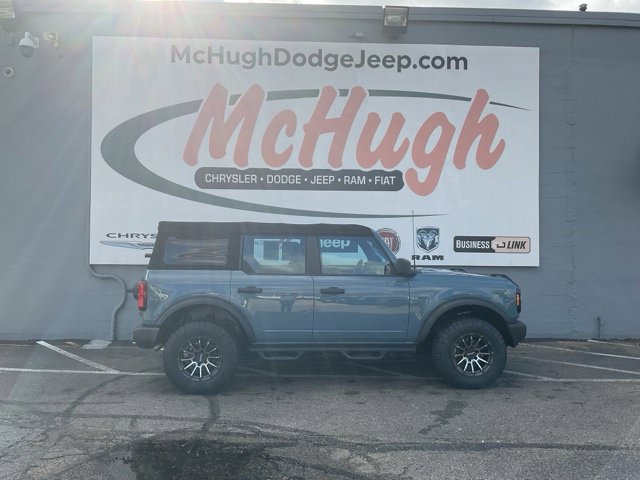 2022 Ford Bronco Utility 4D Black Diamond 4WD - Image 4