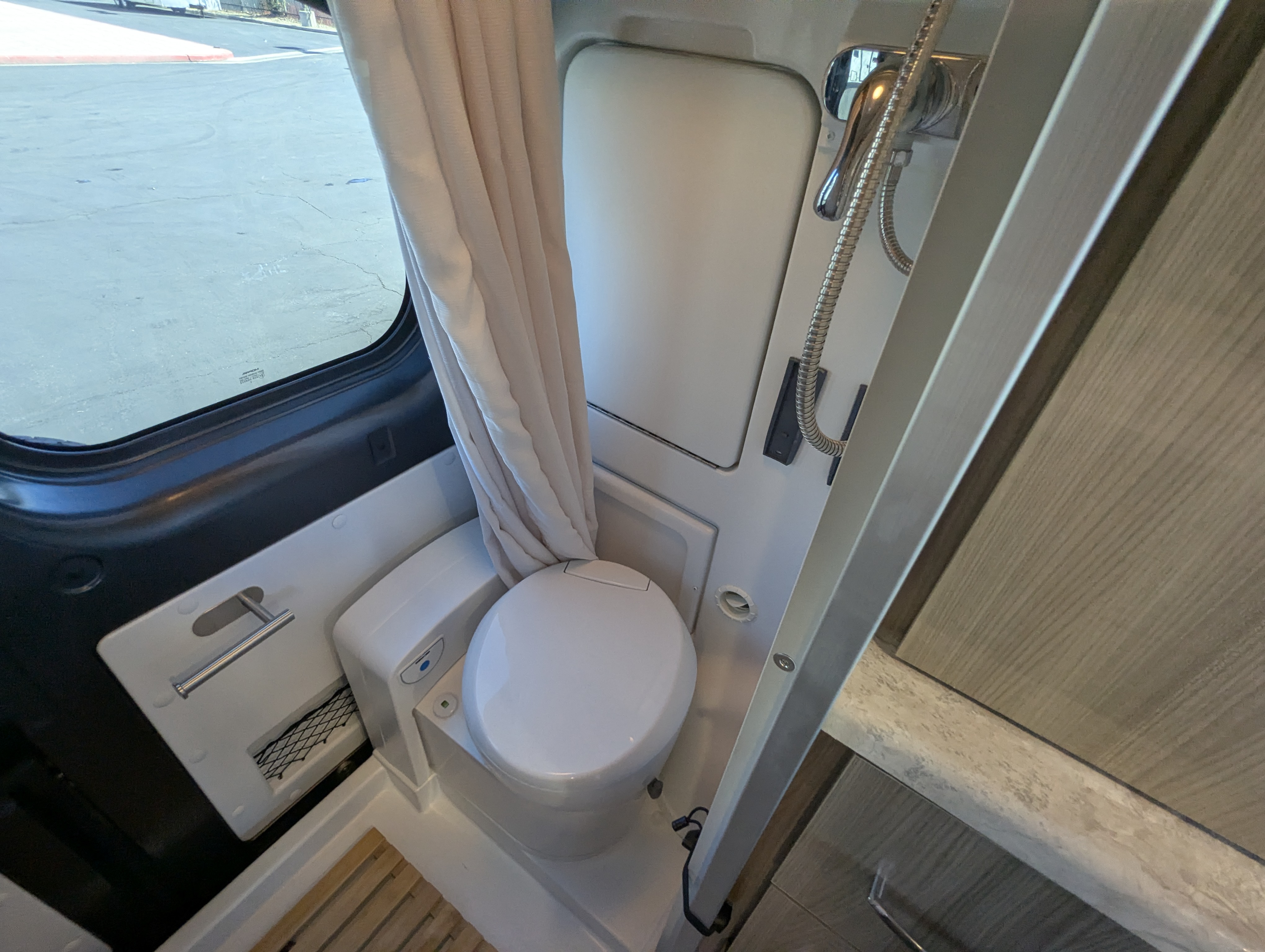 2023 Thor Motor Coach Scope 18M - Image 12