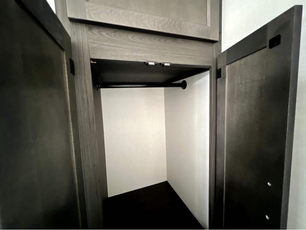 2027 VENTURE RV STRATUS 262VFK - Image 22