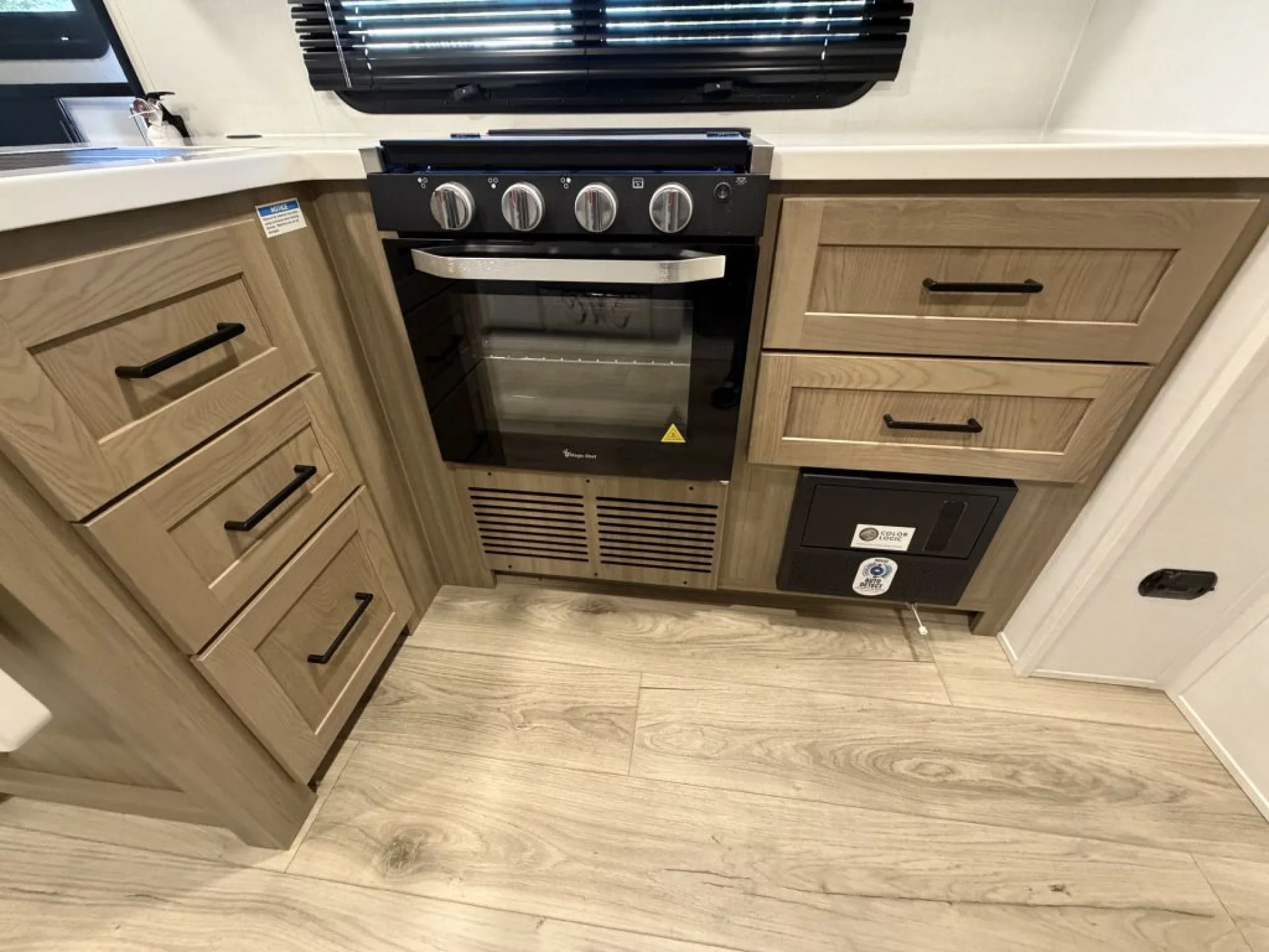 2027 FOREST RIVER ROCKWOOD MINI LITE 2513S - Image 23