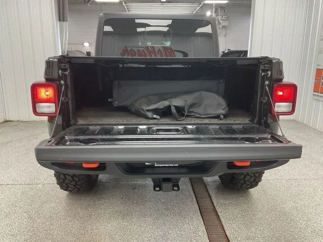 2022 Jeep Gladiator Crew Cab Mojave 4WD - Image 6
