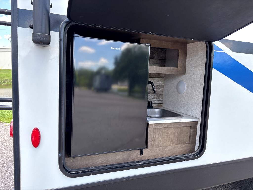 2022 VENTURE RV SPORTTREK 241VMS - Image 7