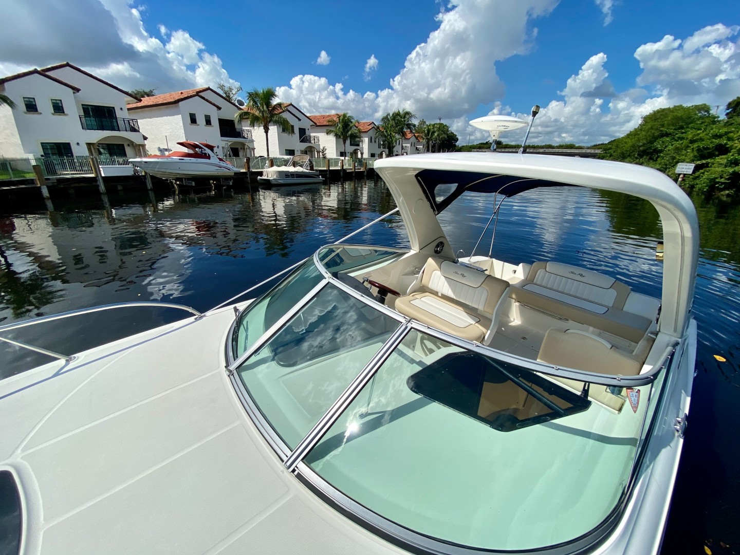 2013 Sea Ray 310 Sundancer - Image 4