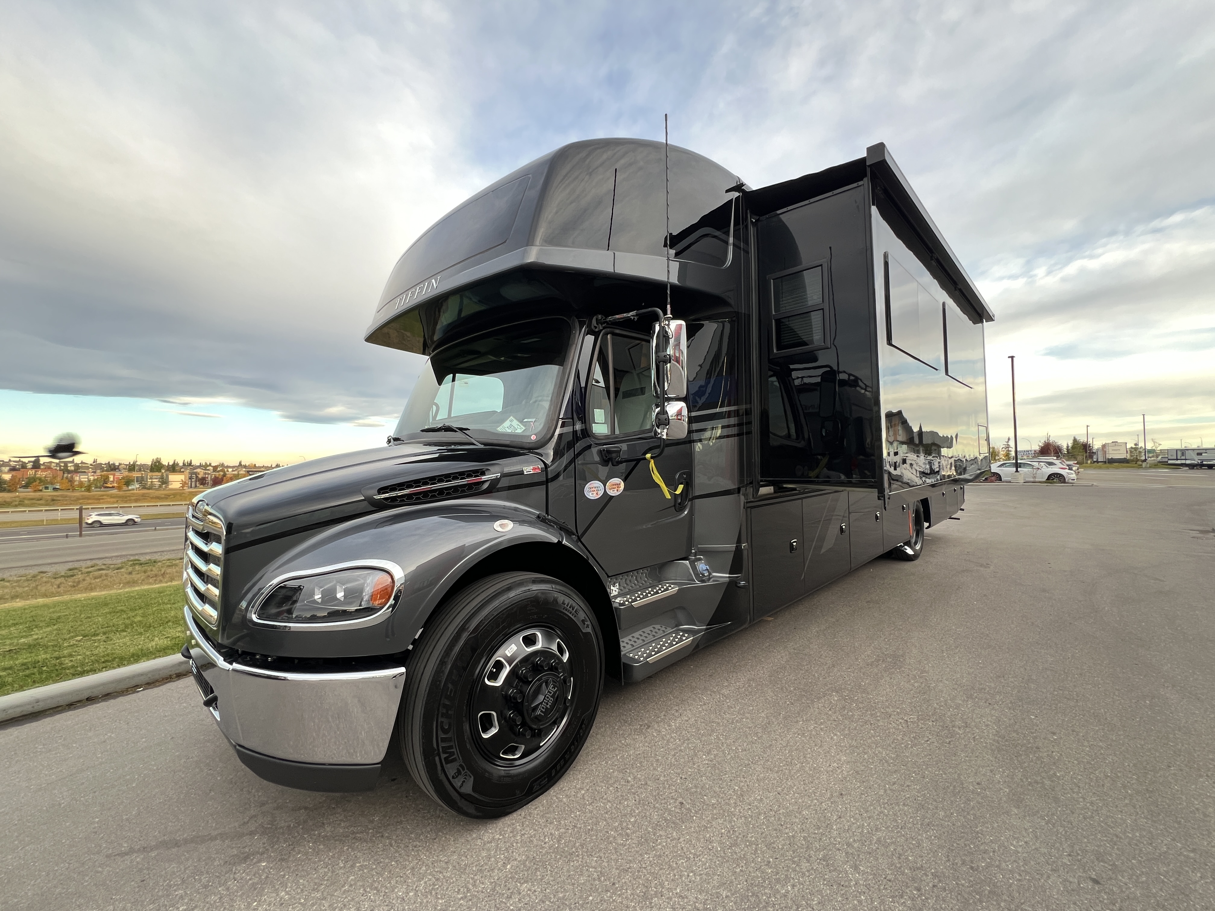 2027 Tiffin Allegro Bay 38 AB - Image 6