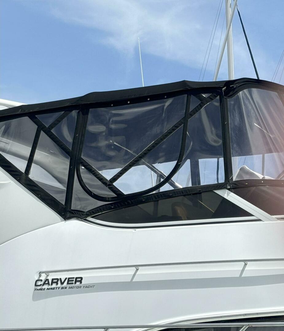 2001 Carver 396 Aft Cabin MY - Image 13