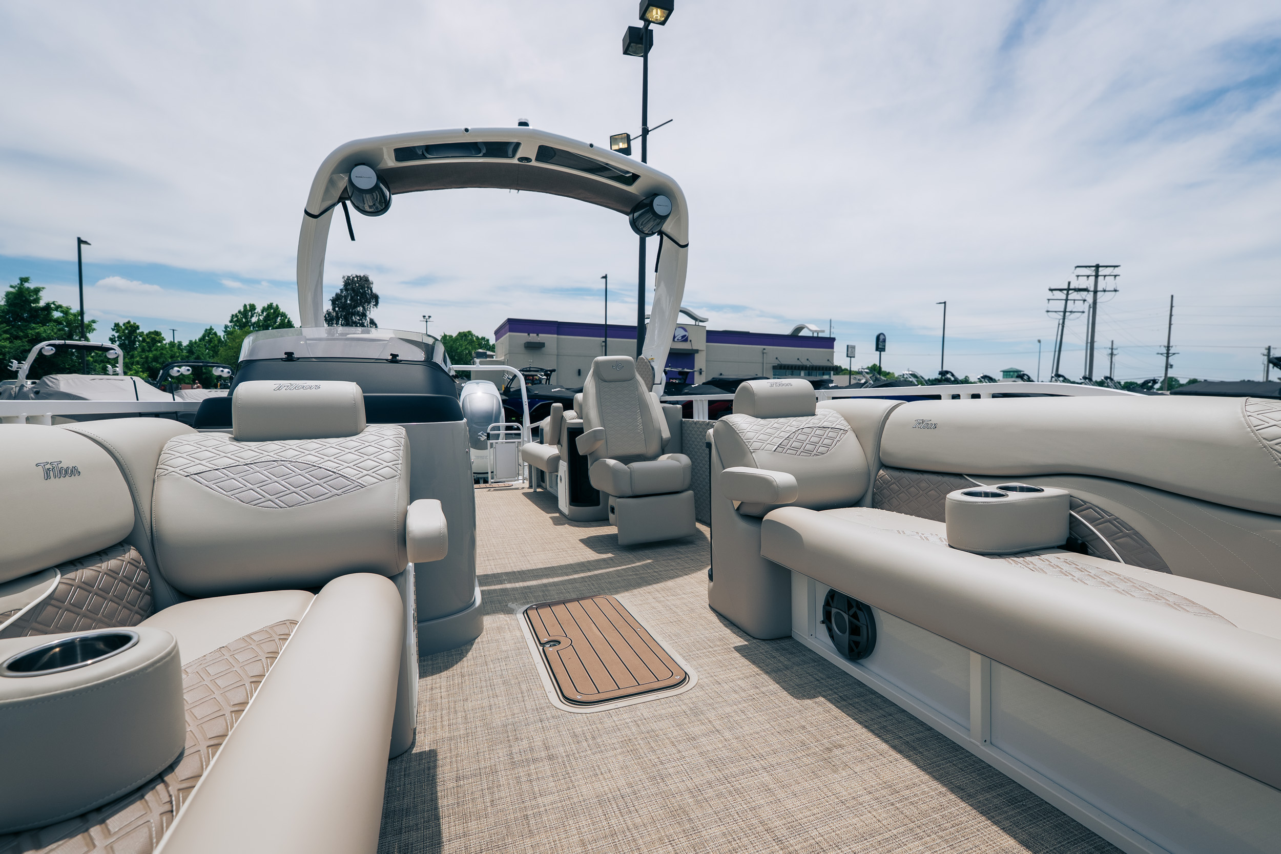 2026 JC Tritoon SportToon 26 TT - Image 17