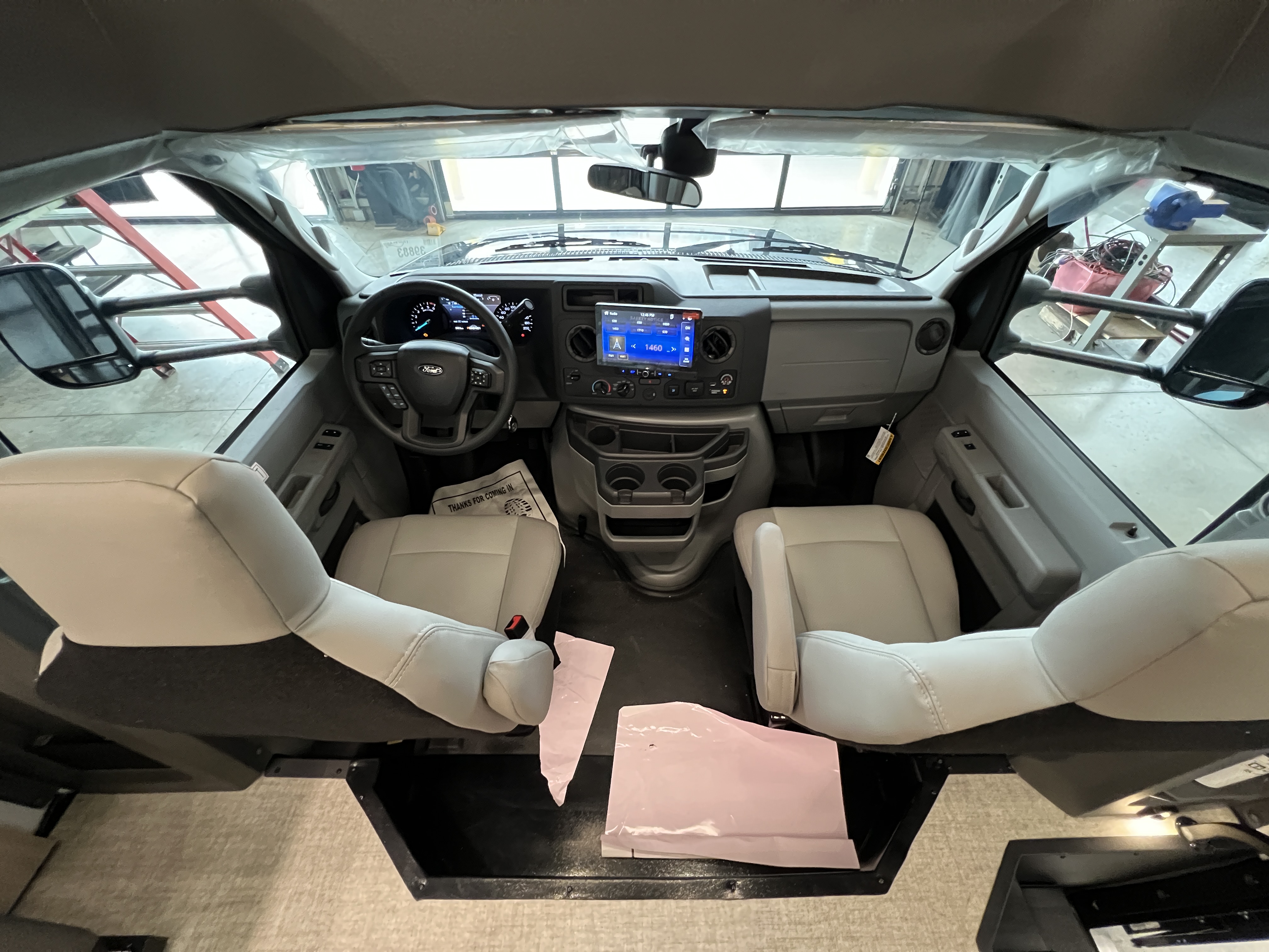 2027 Grand Design LINEAGE SERIES E 30DC - Image 14