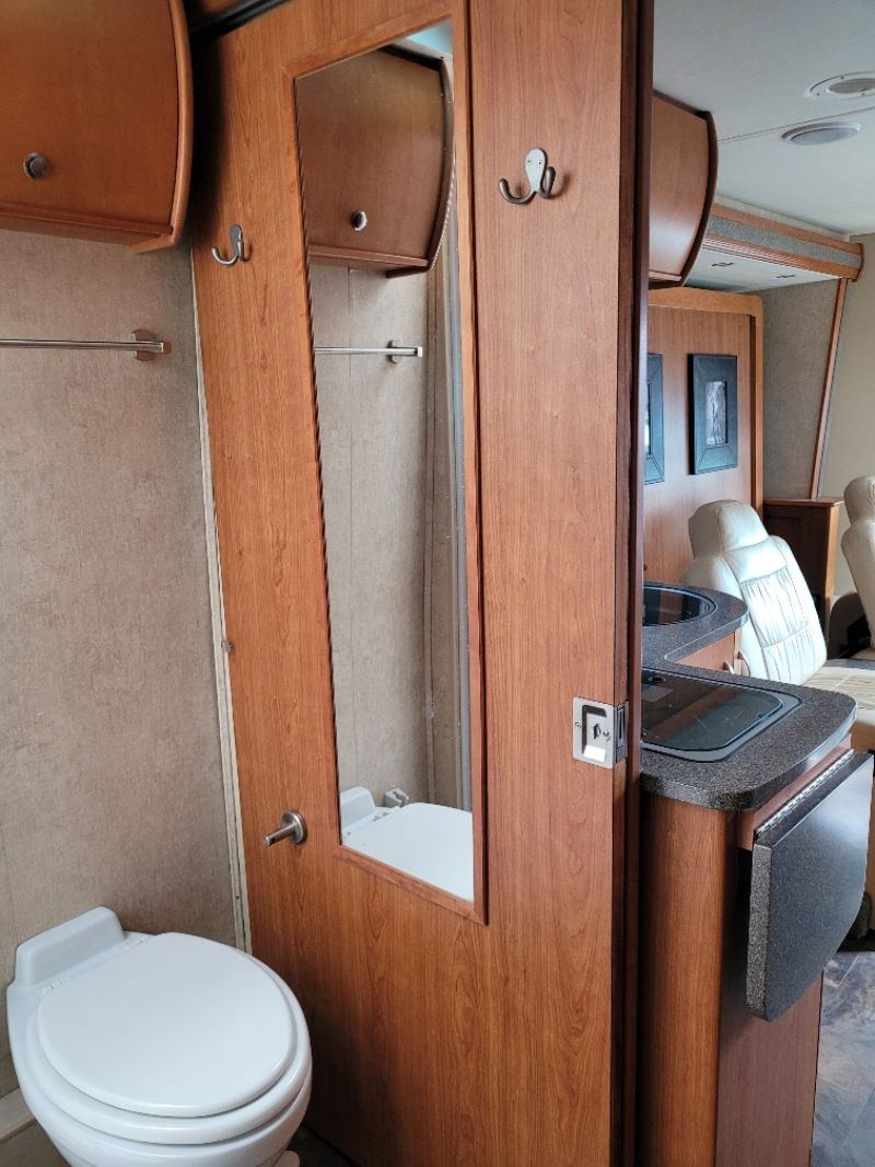 2011 Leisure Travel Unity 24MB - Image 18