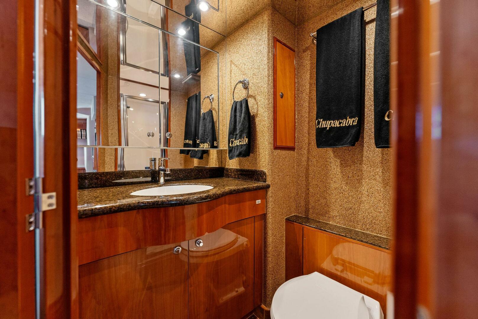 2007 Hatteras 64 Convertible - Image 32