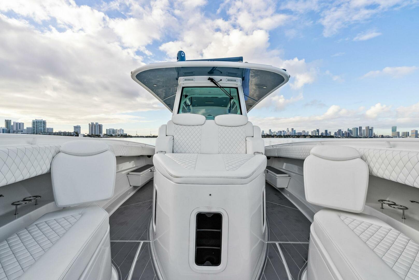 2023 HCB 42 Lujo - Image 22