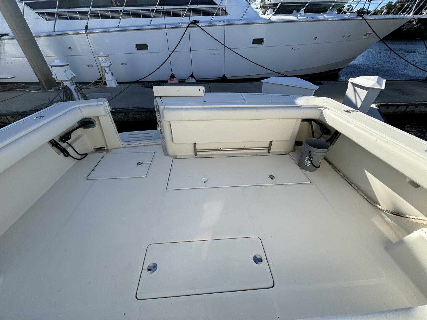 1993 Tiara Yachts 4300 Convertible - Image 15