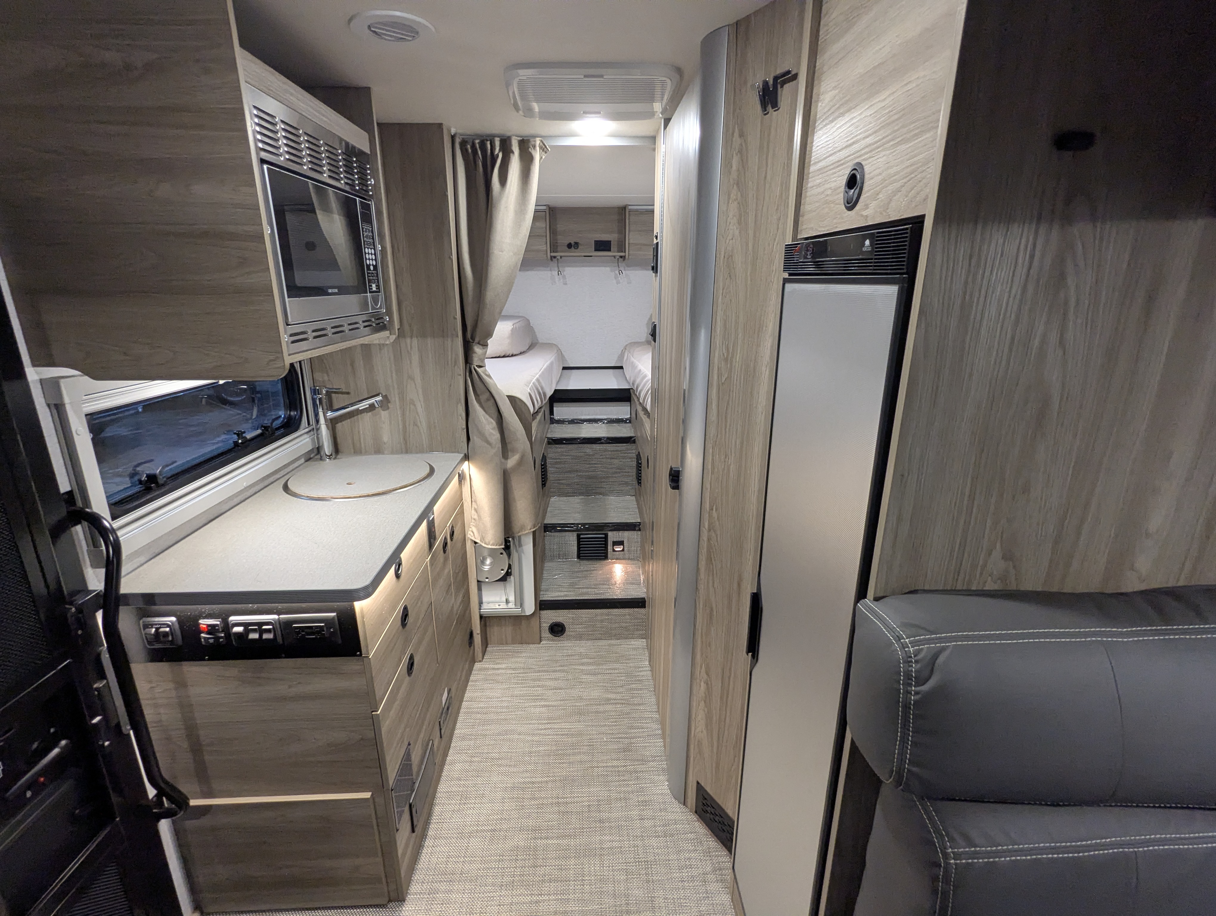 2026 Winnebago EKKO Sprinter 23B AWD - Image 12