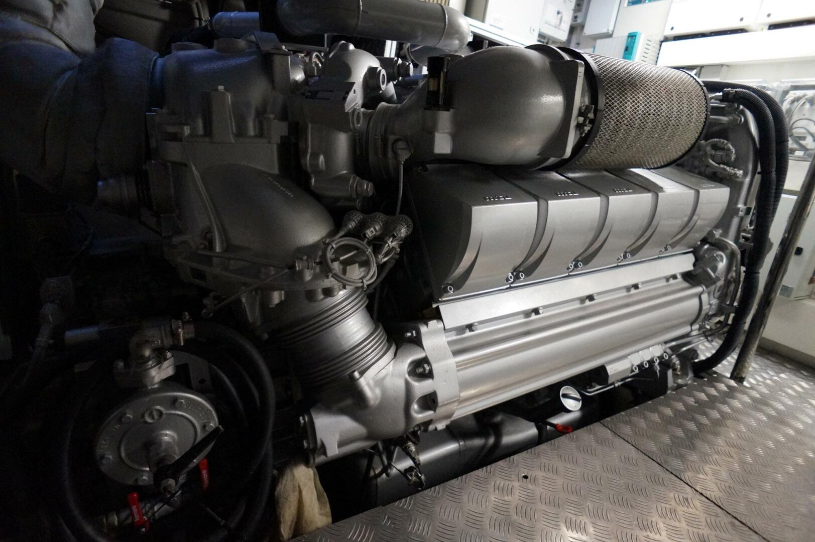 2016 Pershing 70 - Image 55
