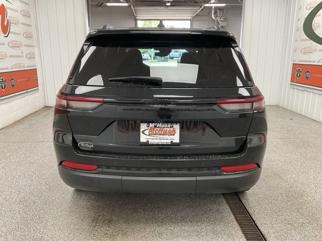 2024 Jeep Grand Cherokee Utility 4D Altitude 4WD - Image 7