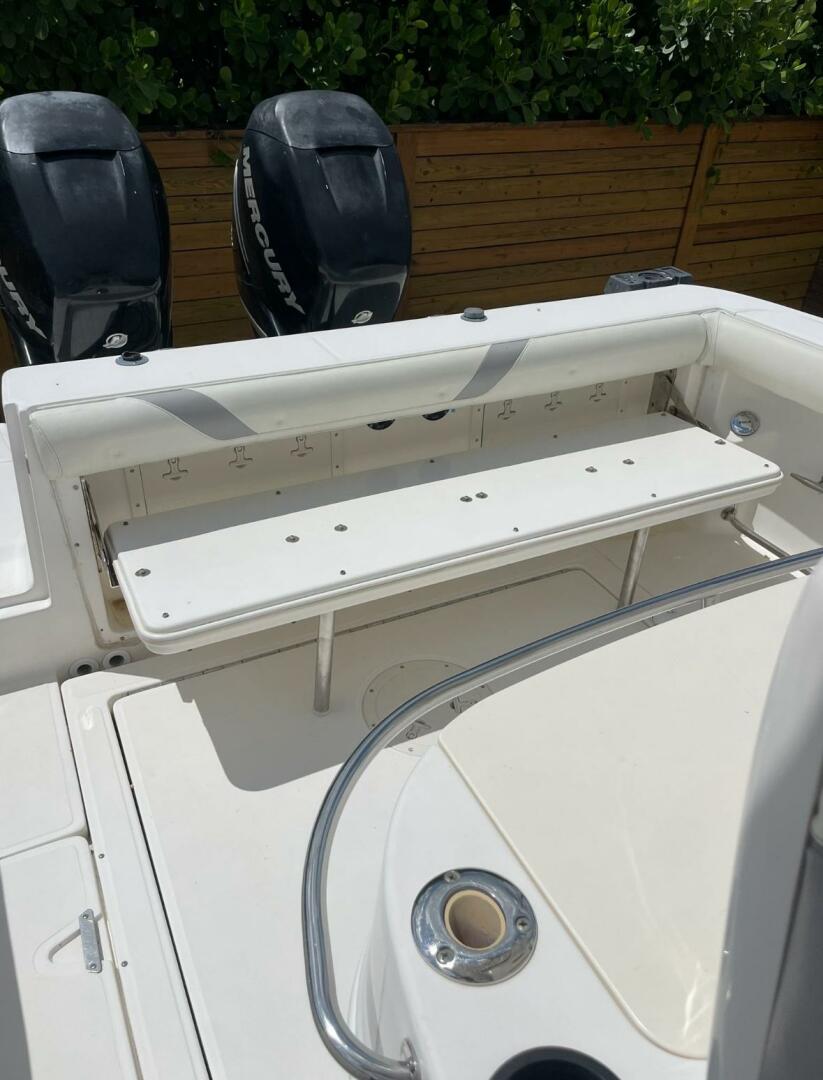2005 Boston Whaler 320 Outrage - Image 10