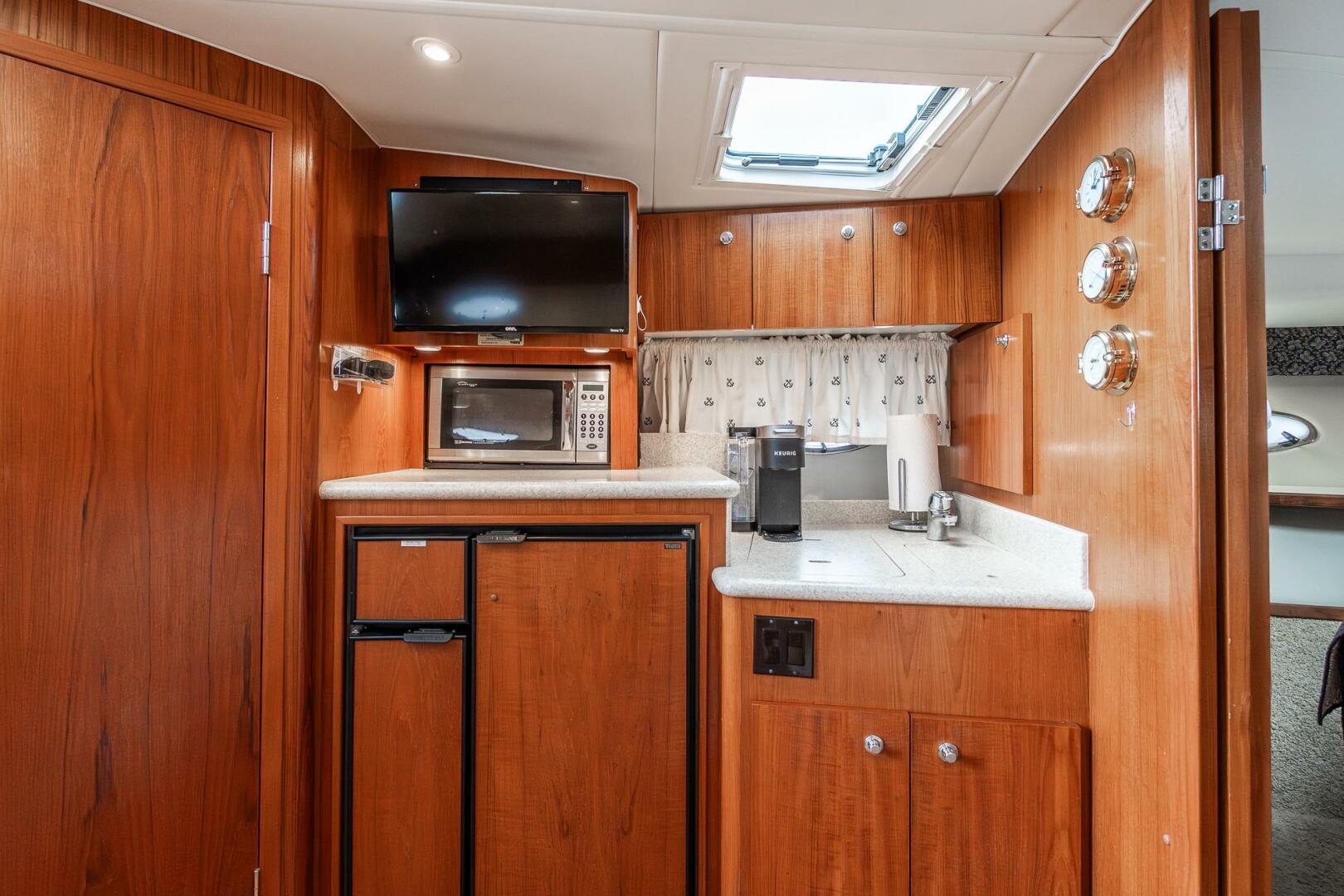 2002 Tiara Yachts 35 Open - Image 13