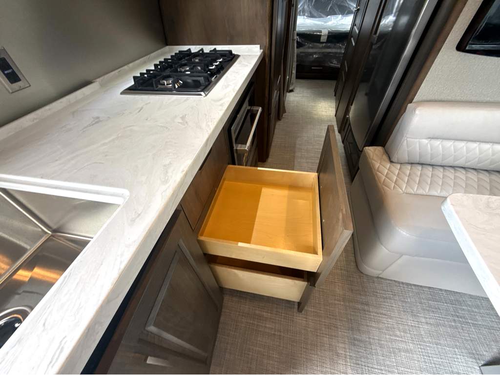 2026 AIRSTREAM CLASSIC 30RBQ - Image 17