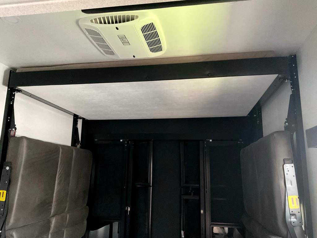 2027 JAYCO SEISMIC 413 - Image 18