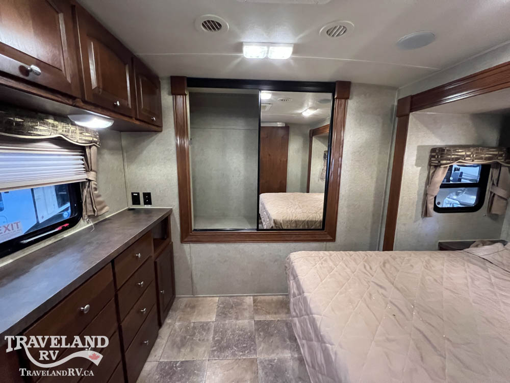 2013 FOREST RIVER ROCKWOOD ULTRA LITE 8315BSS HANDYMAN SPECIAL - Image 22