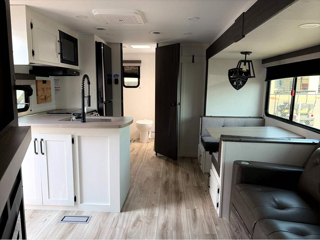 2027 VENTURE RV SIENNA 251VRB - Image 23
