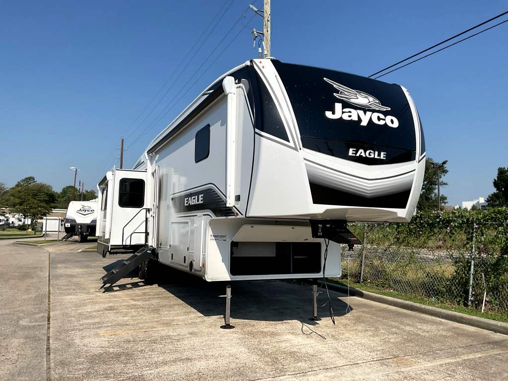 2026 JAYCO Eagle 335 LSTS - Image 3