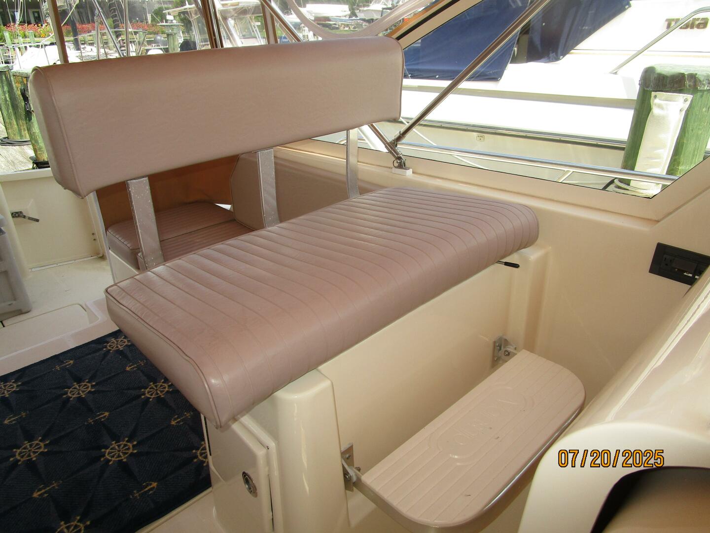 2006 Mainship Pilot 30 Base - Image 27