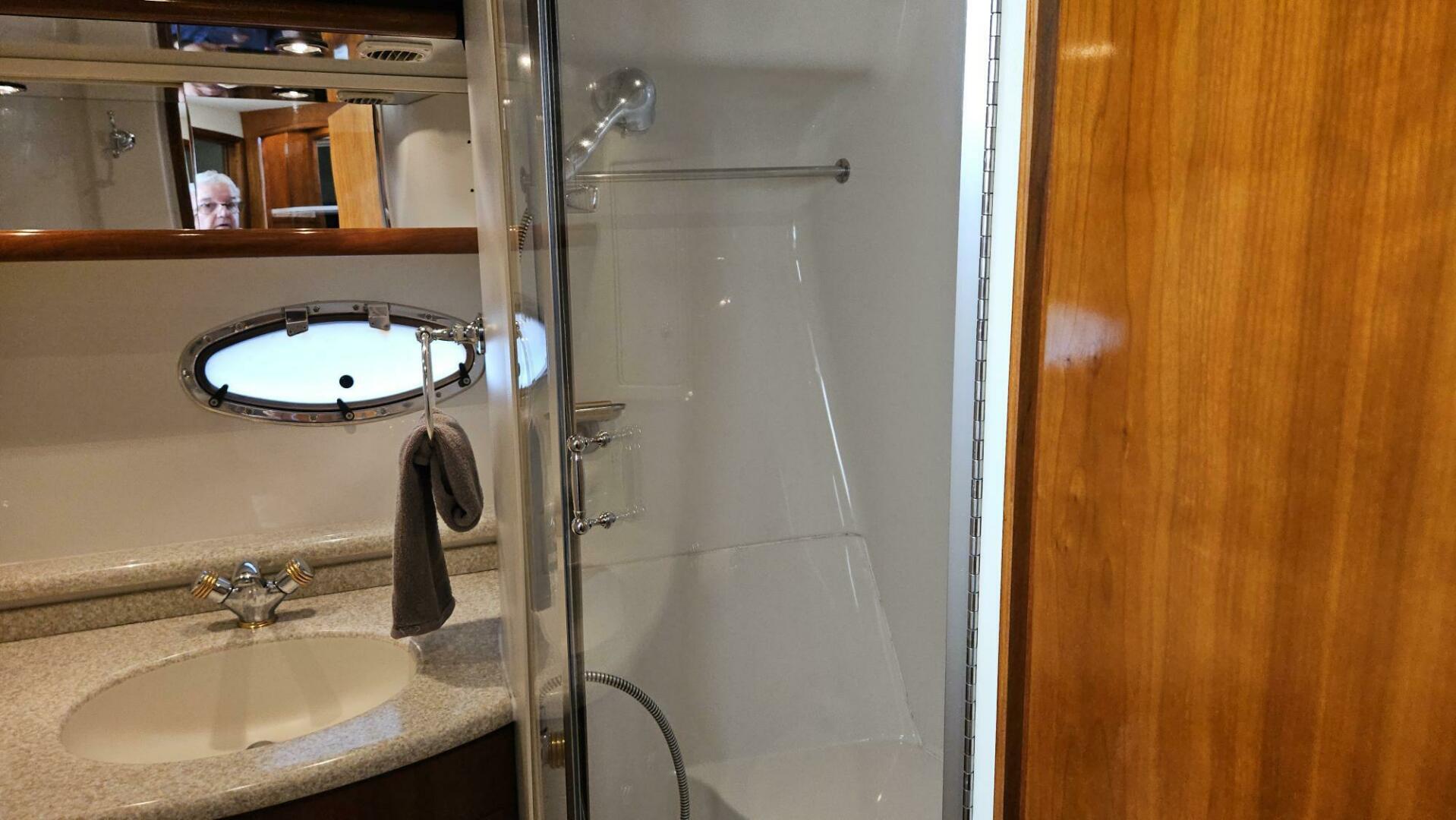2000 Carver 450 Voyager - Image 34