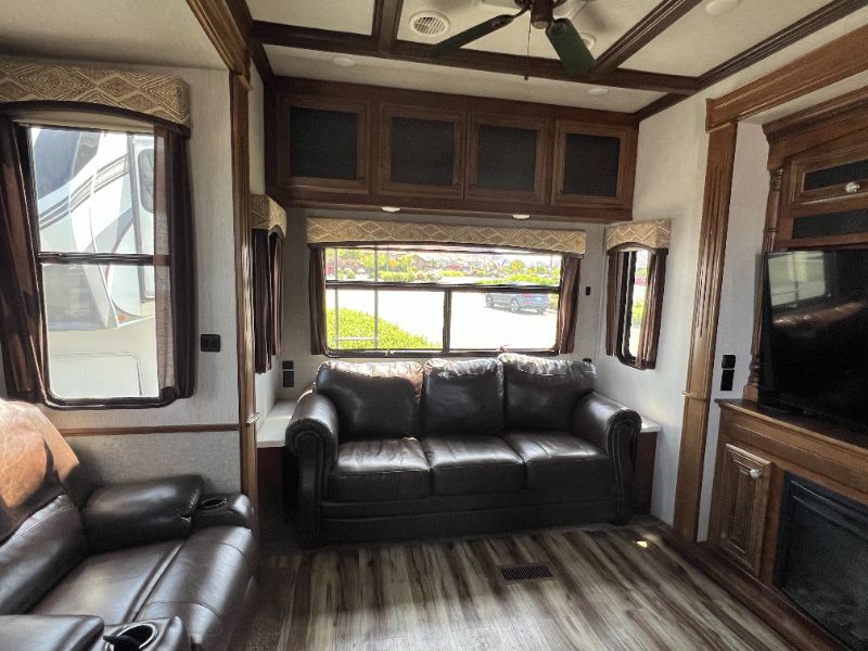 2019 Heartland Bighorn BH 3160 ELITE - Image 8
