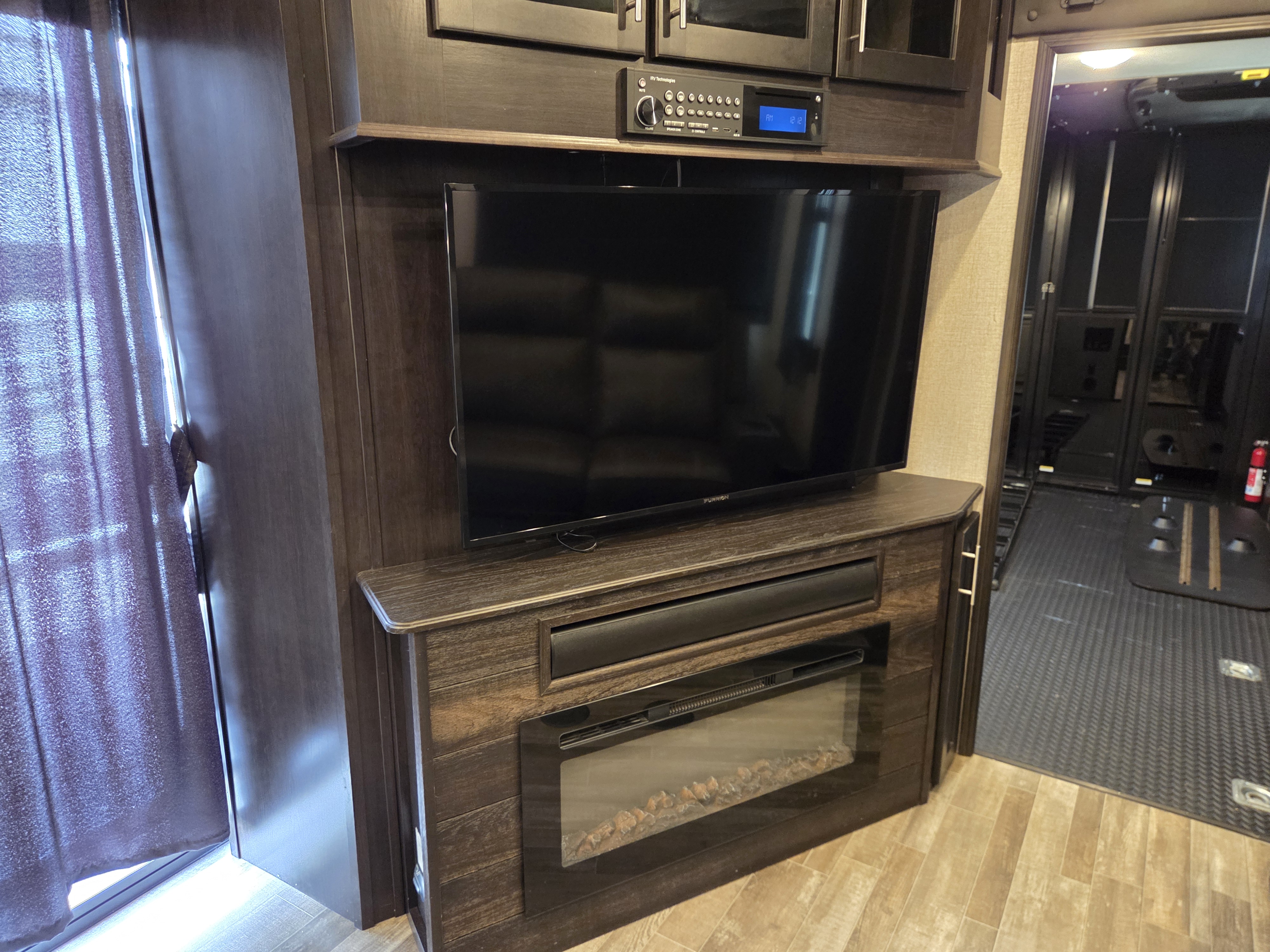 2021 Jayco Seismic 4113 - Image 7