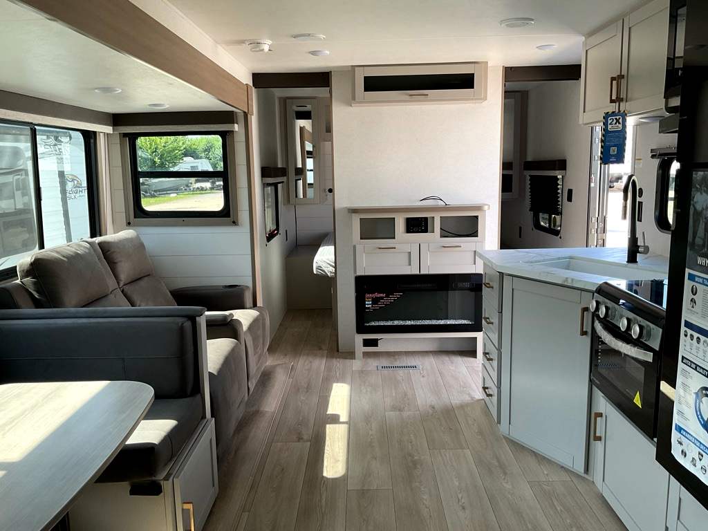 2027 JAYCO Jay Flight 321BDS - Image 8