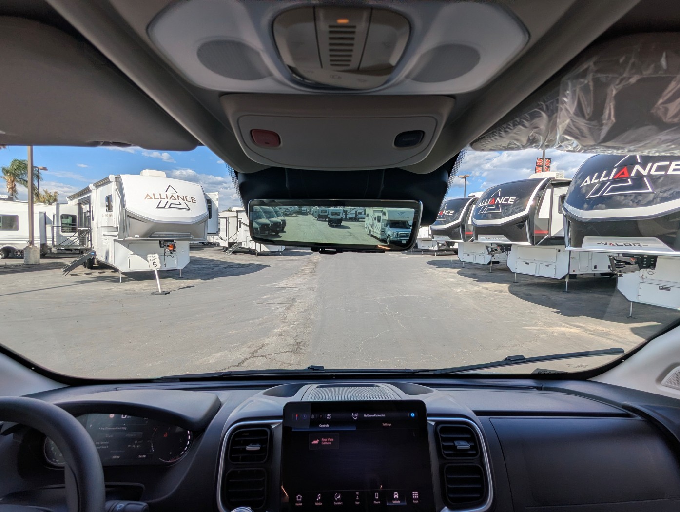 2027 Thor Motor Coach Tellaro 20L - Image 19