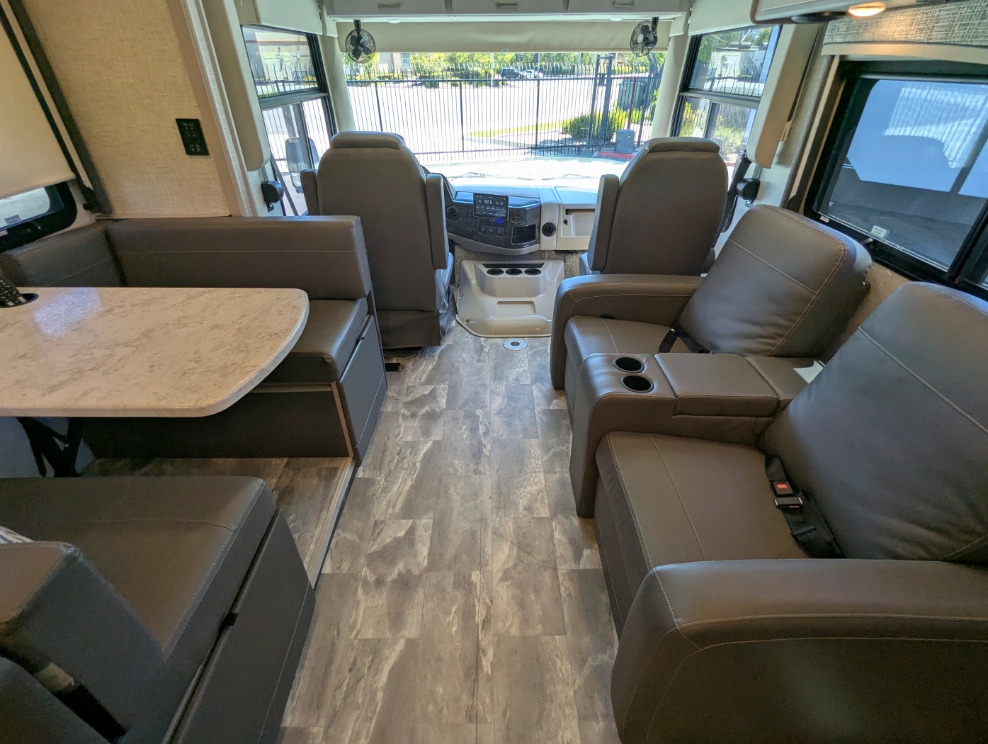 2023 Thor Motor Coach Challenger 37DS - Image 25
